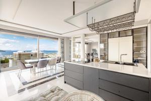 Luxury Golden Villa with sea view