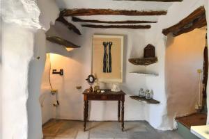 Stone House By Anemos Tinos