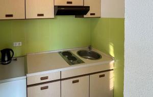 Stunning Apartment In Duce With House Sea View 