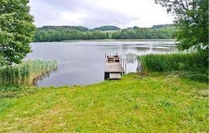 1 Bedroom Lovely Apartment In Golubie