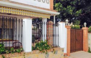 2 Bedroom Beautiful Home In Benalmadena