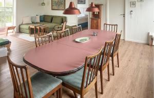 3 Bedroom Beautiful Home In Hurup Thy