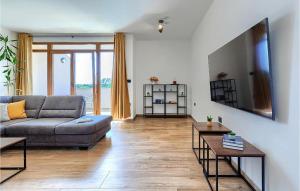 Stunning Home In Segotici 