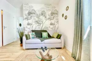 The Wild I Close to downtown and the beach