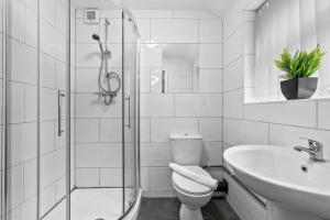 NEW! 4BR 4BATH, Perfect for Contractors, Smart TVs, WiFi