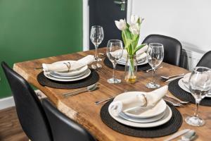 NEW! 4BR 4BATH, Perfect for Contractors, Smart TVs, WiFi