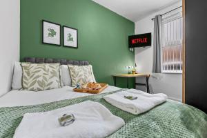 NEW! 4BR 4BATH, Perfect for Contractors, Smart TVs, WiFi