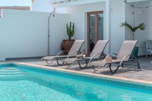 Villa Achaman - Peace, Sea Views and Heated pool