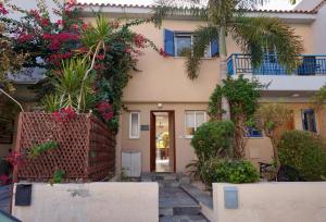 House C13 Ilios 2 Complex