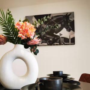 Luxury 2bedroom2Bathroom Apartment at Mel CBD