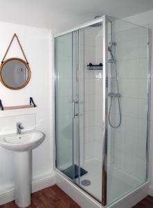 Rose Cottage, Kepwick Village with Hot Tub - Rural Location