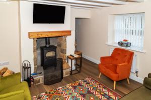 Rose Cottage, Kepwick Village with Hot Tub - Rural Location