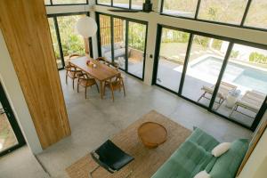 Nusa & Flux Villa - 5min from beach 10min from city