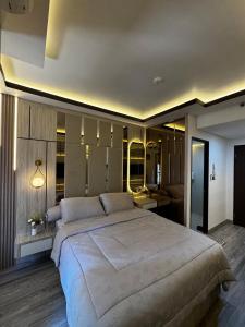 Apartement Transpark Cibubur by Raya Property with Pool View & Netflix 3