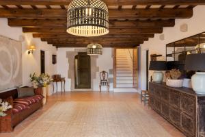 Masia elegant amb jardí i piscina