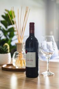 Modern 2 Bed in Claremont