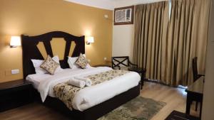 Aloha 1 & 2 BHK with Infinity Pool