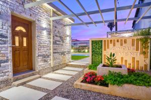 Villa Cinque Elementi by Estia