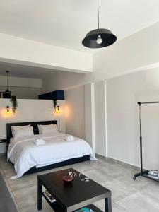 Ælis Suites in Psyrri - Rooftop Access & Acropolis View