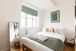 Cosy 2BR Home with Garden and Balcony near Greenwich
