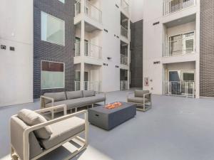 Downtown Oasis - Gym & Courtyard Fire Pit