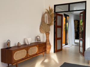 The Orange Villa Near Beach 時尚家庭別墅提供免費接送服務