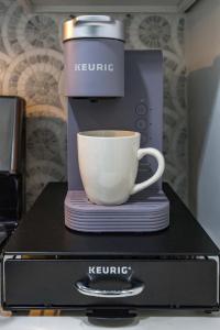 - Free Parking & 5-Min Walk To Metro - Book Now!