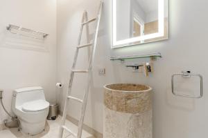 Lux Pride by Villacarte