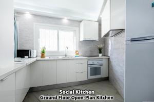 Villa Fiesta Las Americas up to 14 Guests Party Stay