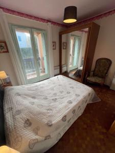4PA44 appartement avec piscine et parking