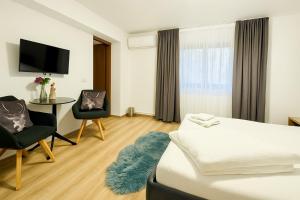 Cazare Colibița Casa Lipan cu jacuzzi, foișor și loc de joacă