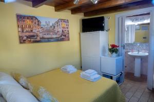 Little house Airport