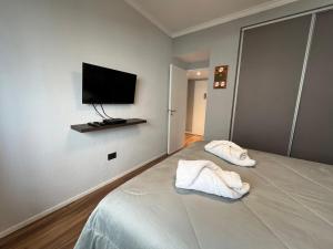 Departamento con cochera equipado a metros del mar!