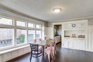 Walkable Queen Anne Cottage Less Than half Mi to Kerry Park