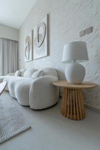 Nasma Luxury stays- Luxury-highfloor-iconic location