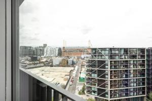 Blueground Nine Elms rooftop pool nr Battersea Park LON-685