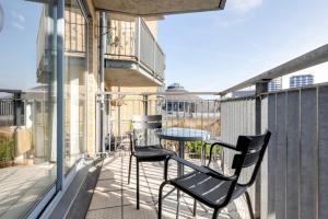 Blueground Chalk Farm balcony nr Regents Park LON-677