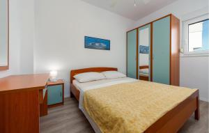 1 Bedroom Lovely Apartment In Lukoran 