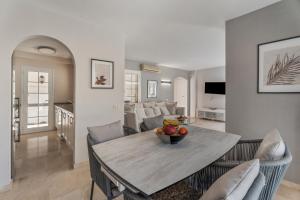 La Caleta Seaside Villa With Pool