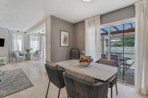 La Caleta Seaside Villa With Pool