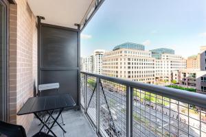 Blueground Ballston pool nr Arlington Cemetery WDC-1061