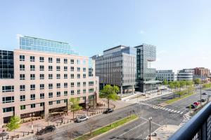 Blueground Ballston pool nr Arlington Cemetery WDC-1061