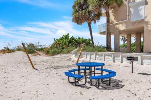 Johns Pass-Time Beach Cottage #1
