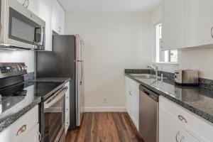 Blueground Santa Clara pool nr Central Park SFO-2046