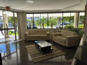 Amplo Apartmento em Jurerê In LIVE575-T