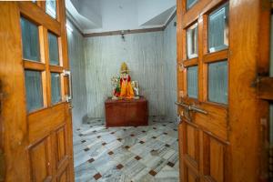 Omji Kailash Math - 15min to Kashi Vishwanath Temple