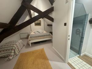 Stunning Countryside House with Pool and Hot Tub