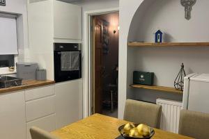 1-Bedroom Apartment Sleeps 4 Parking