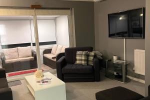 1-Bedroom Apartment Sleeps 4 Parking