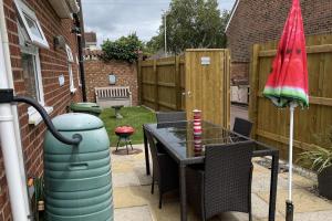 1-Bedroom Apartment Sleeps 4 Parking